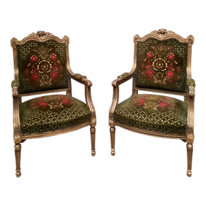 Paire de fauteuils en bois doré