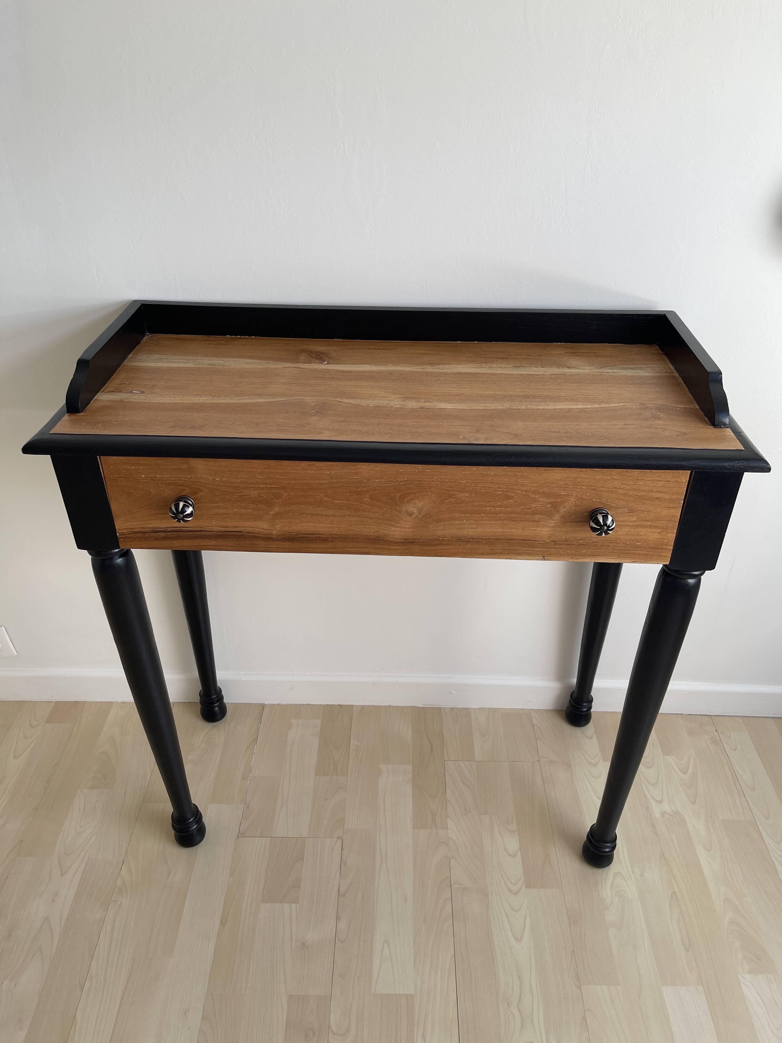 black desk