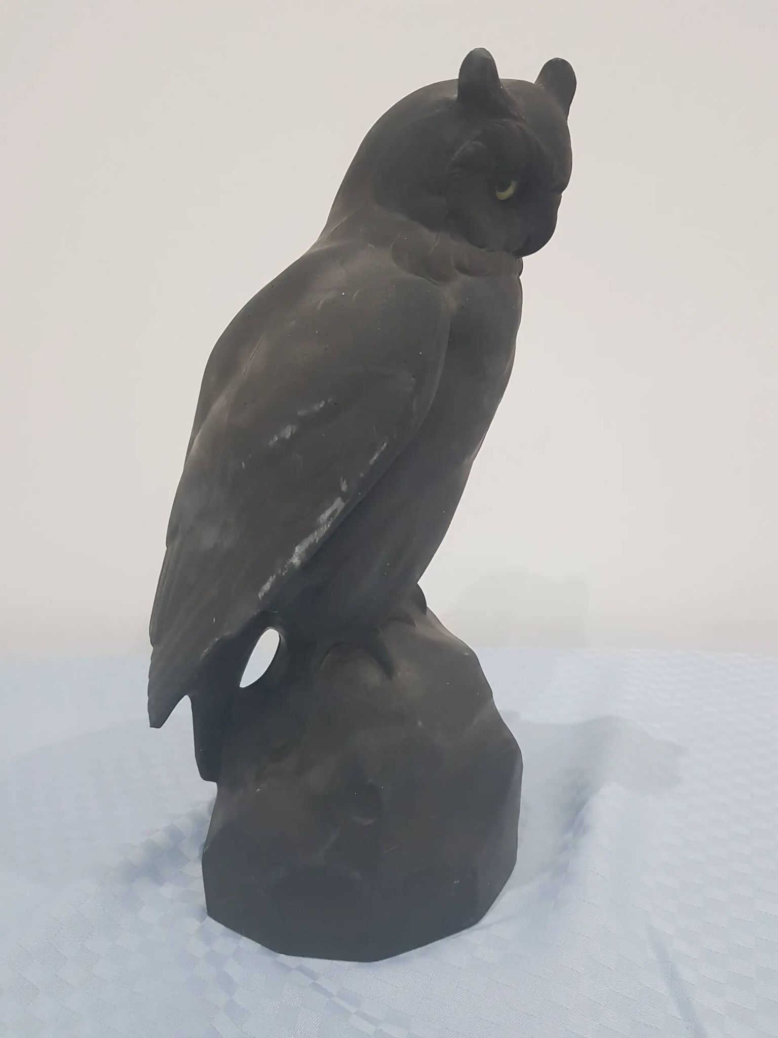 Owl sculpture, black lawinit, art. Curth, Henker & Co., Germany, 1920s.