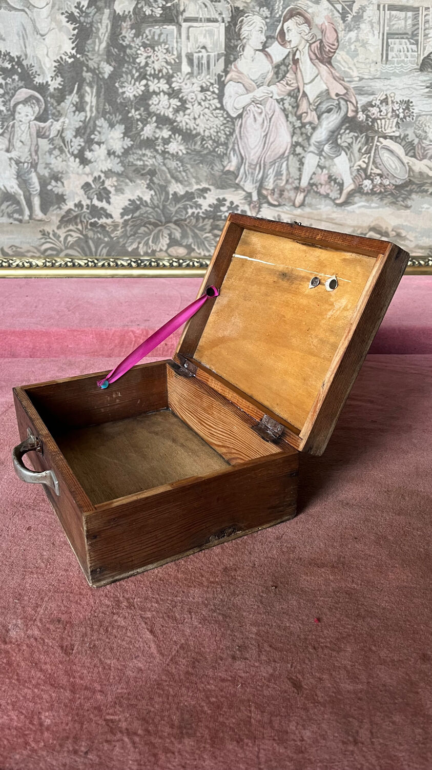 Boîte à bijoux en bois vintage