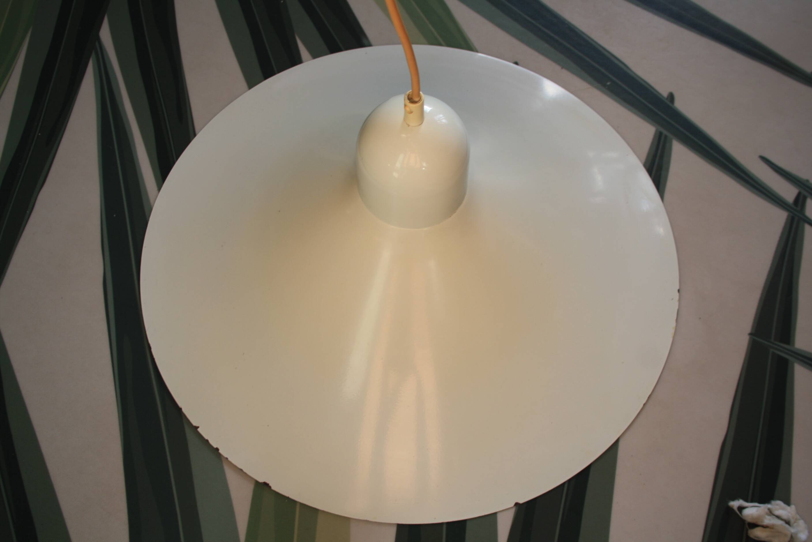 White metal suspension