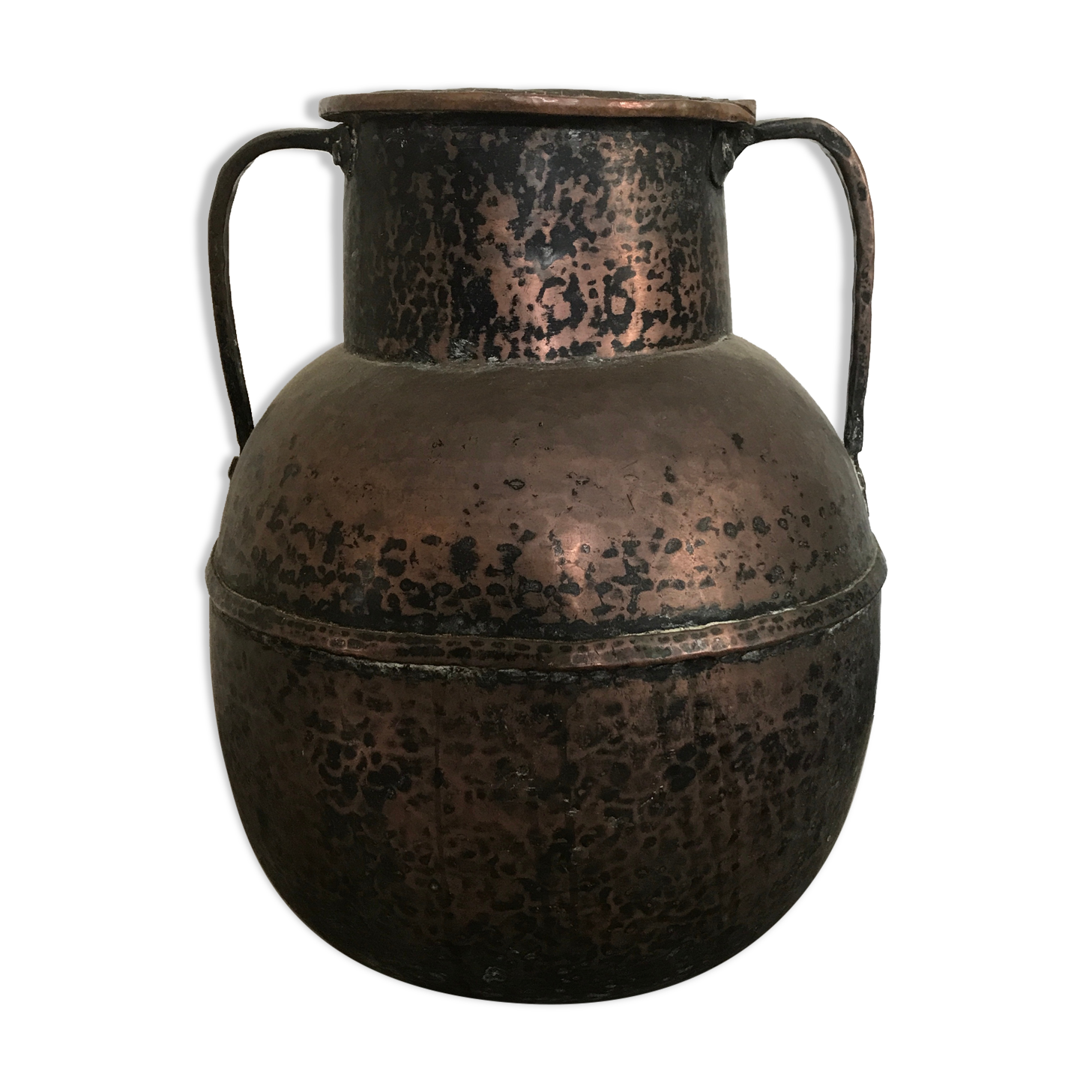 Jar jug with old coves in hammered copper middle east deco xixème
