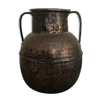 Jar jug with old coves in hammered copper middle east deco xixème