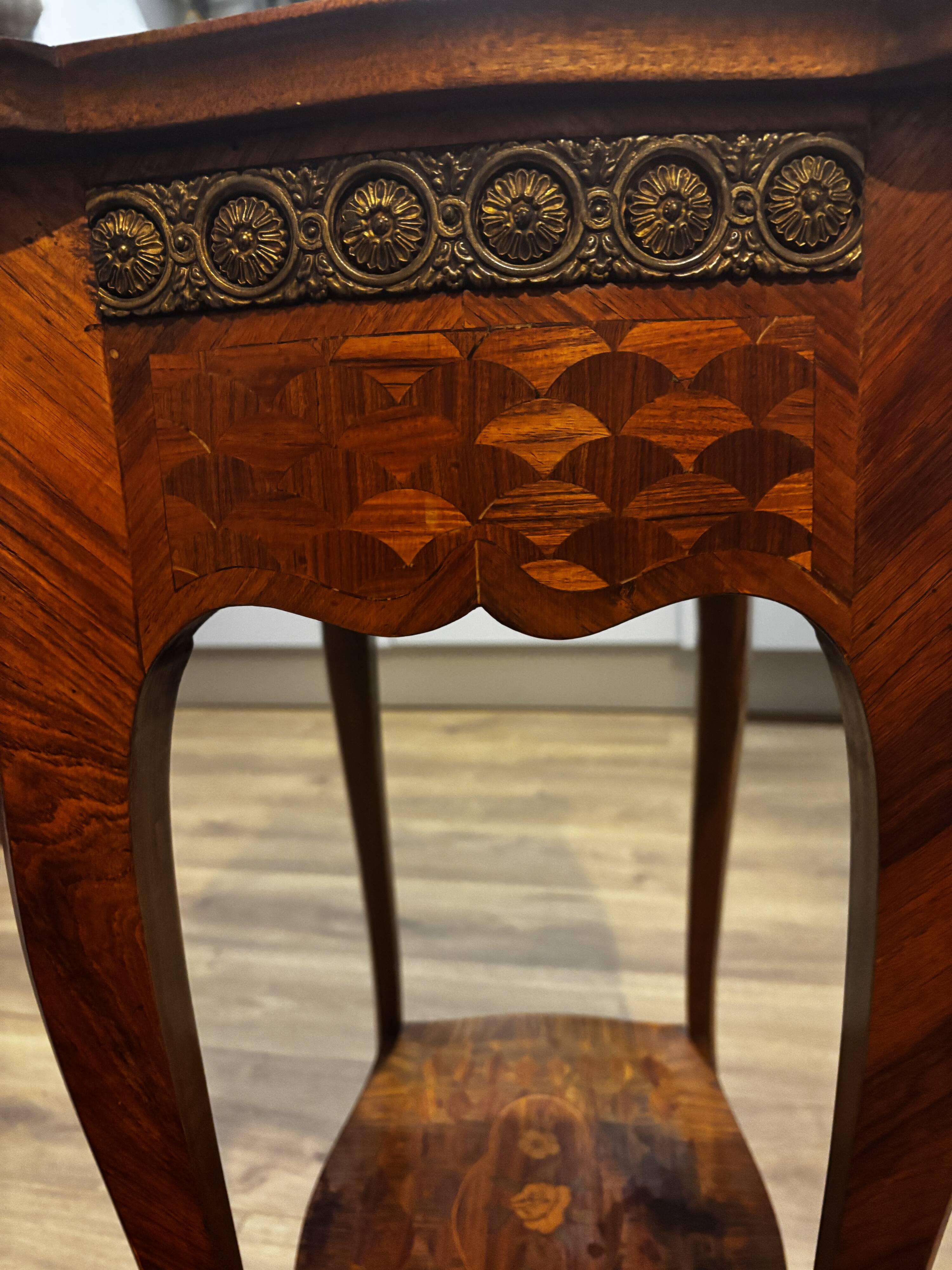 Louis XV marquetry bedside table with bronze.