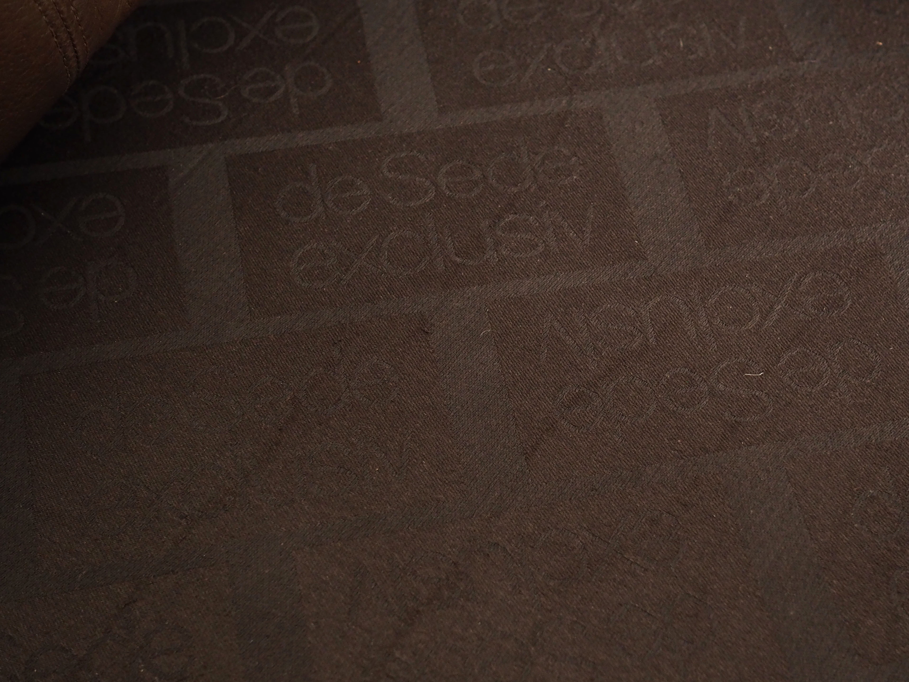 Fauteuil en cuir marron, design suisse, années 1970, fabrication: De Sede