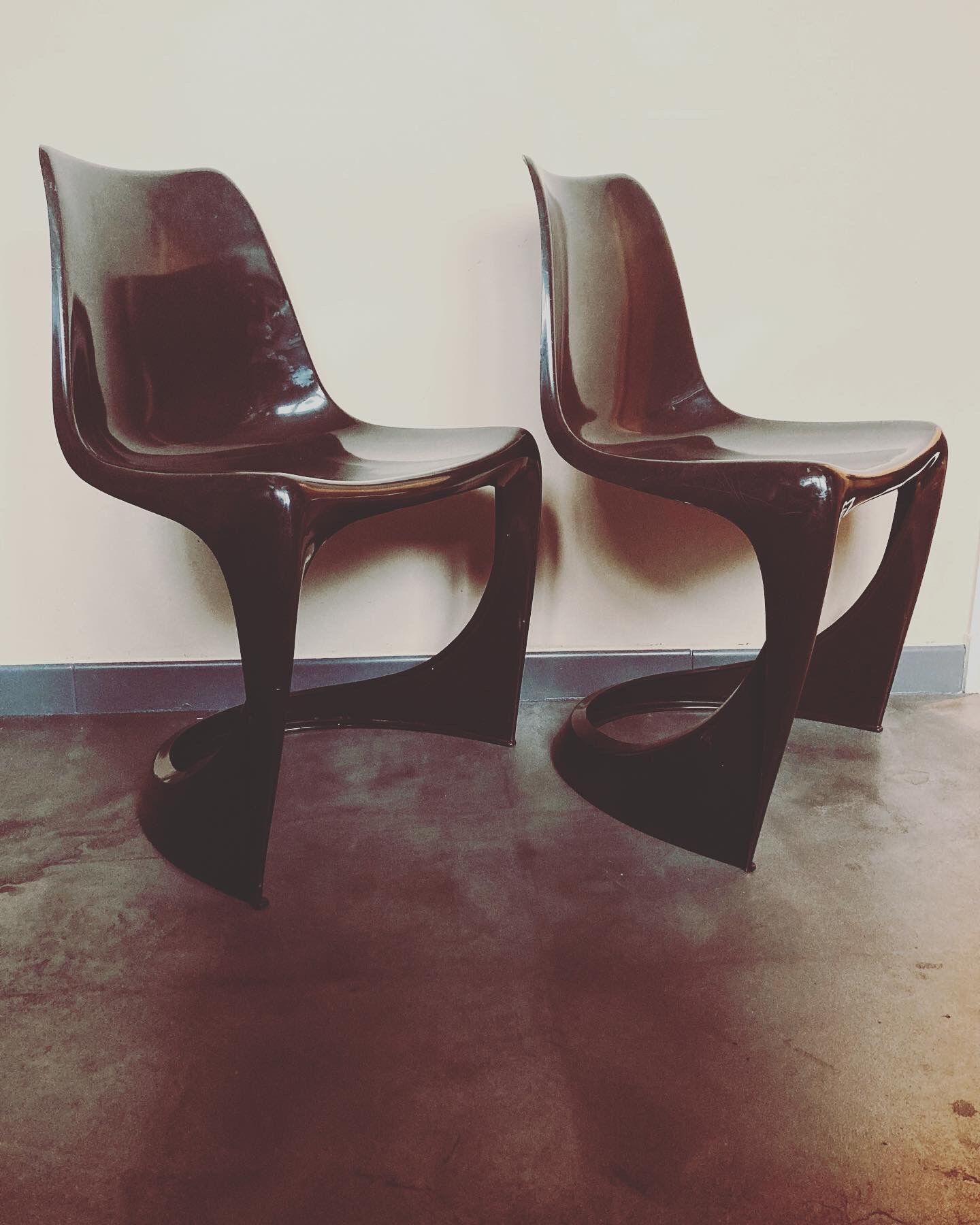 Cantilever Chair Model 290