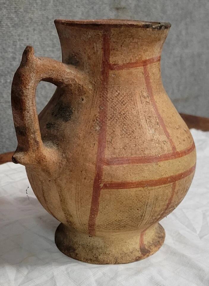 Traditional Kabyle/Berber terracotta pottery decorated with patterns