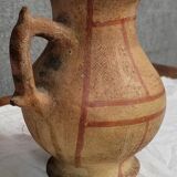 Poterie traditionnelle kabyle / berbère en terre cuite ornée de motifs