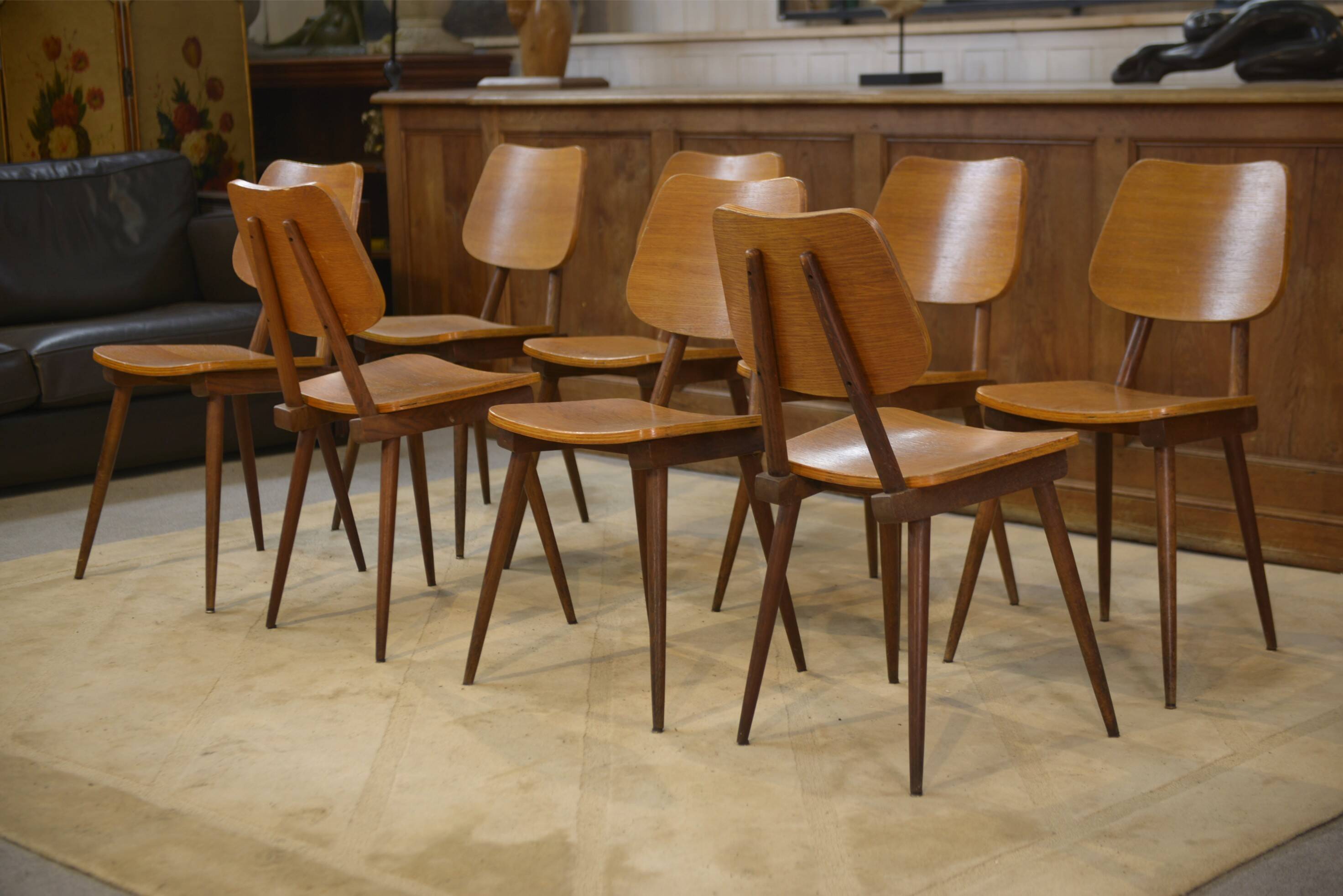 Set of 8 oak chairs from the 1960s.