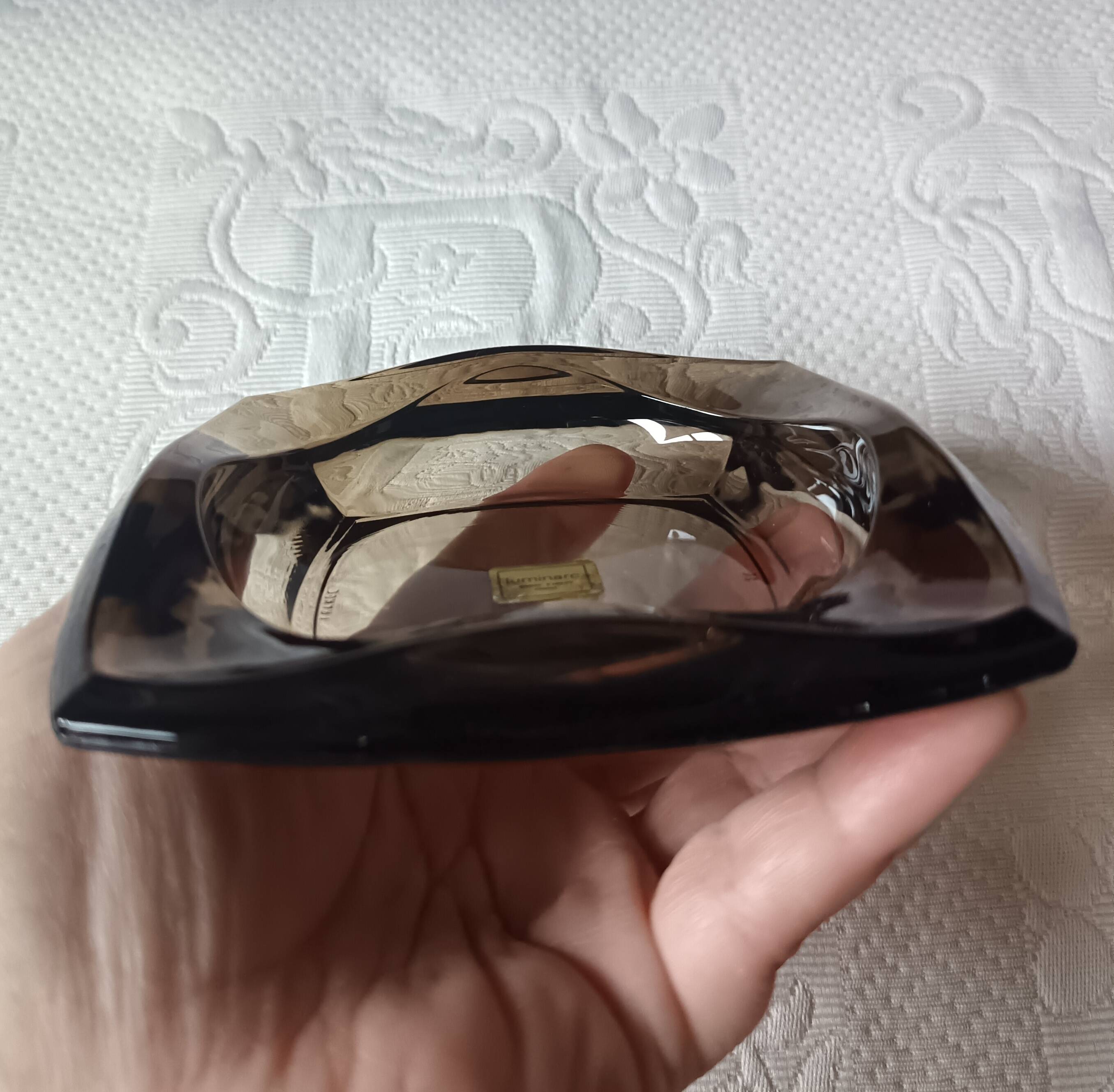 Vintage Luminarc ashtray from the 60s/70s in smoked glass.