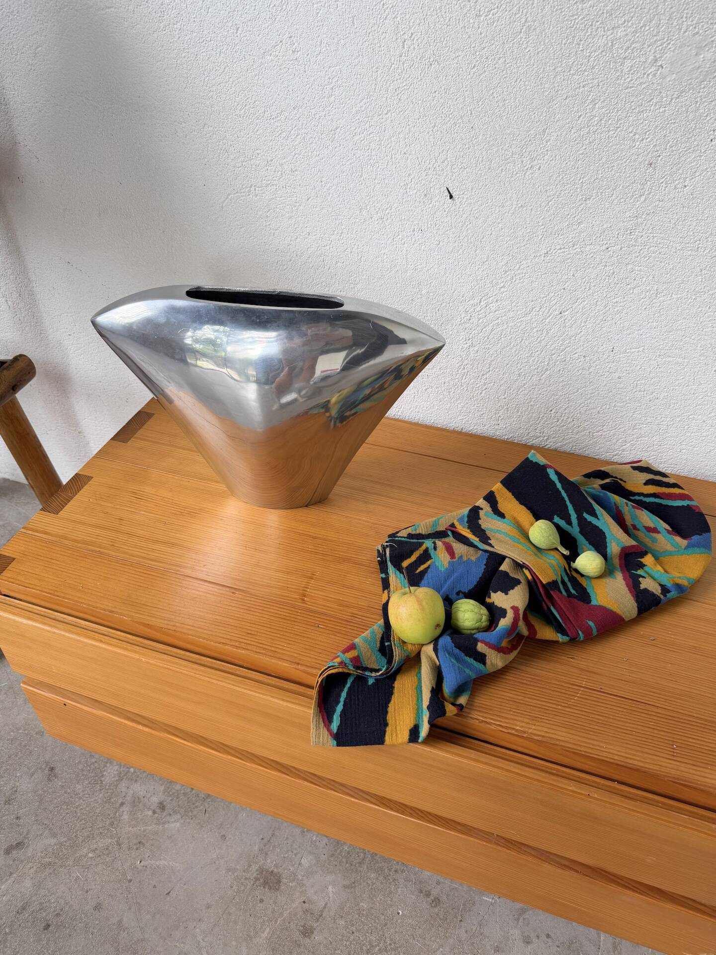 Aluminium fountain vase