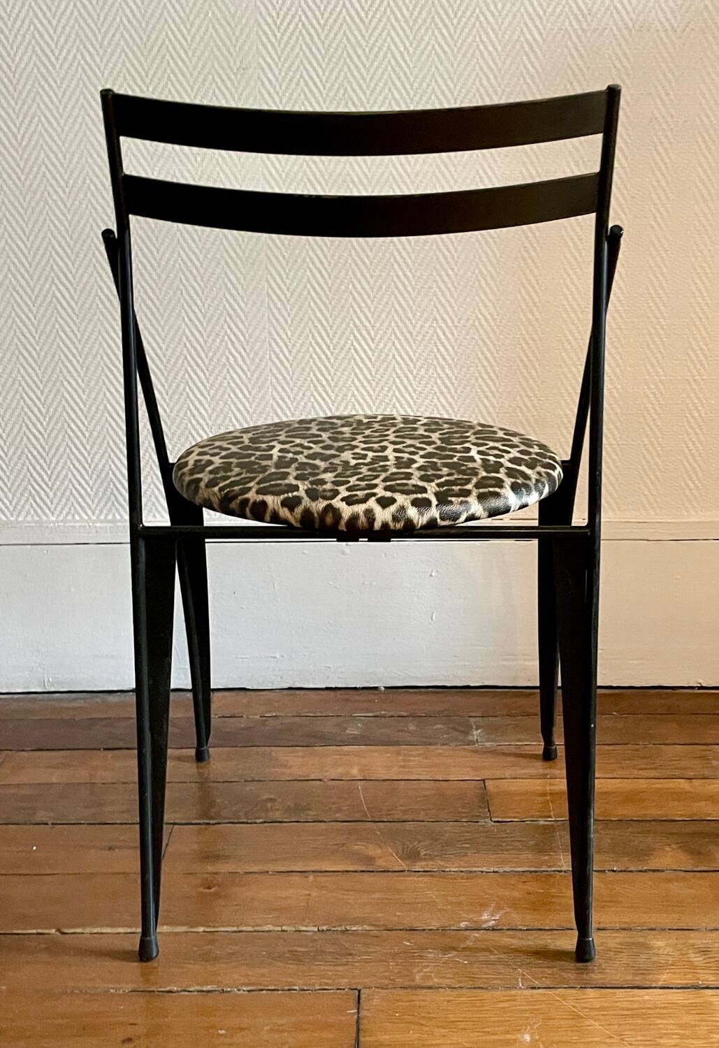 Pair of folding chairs with leopard seats, 1980