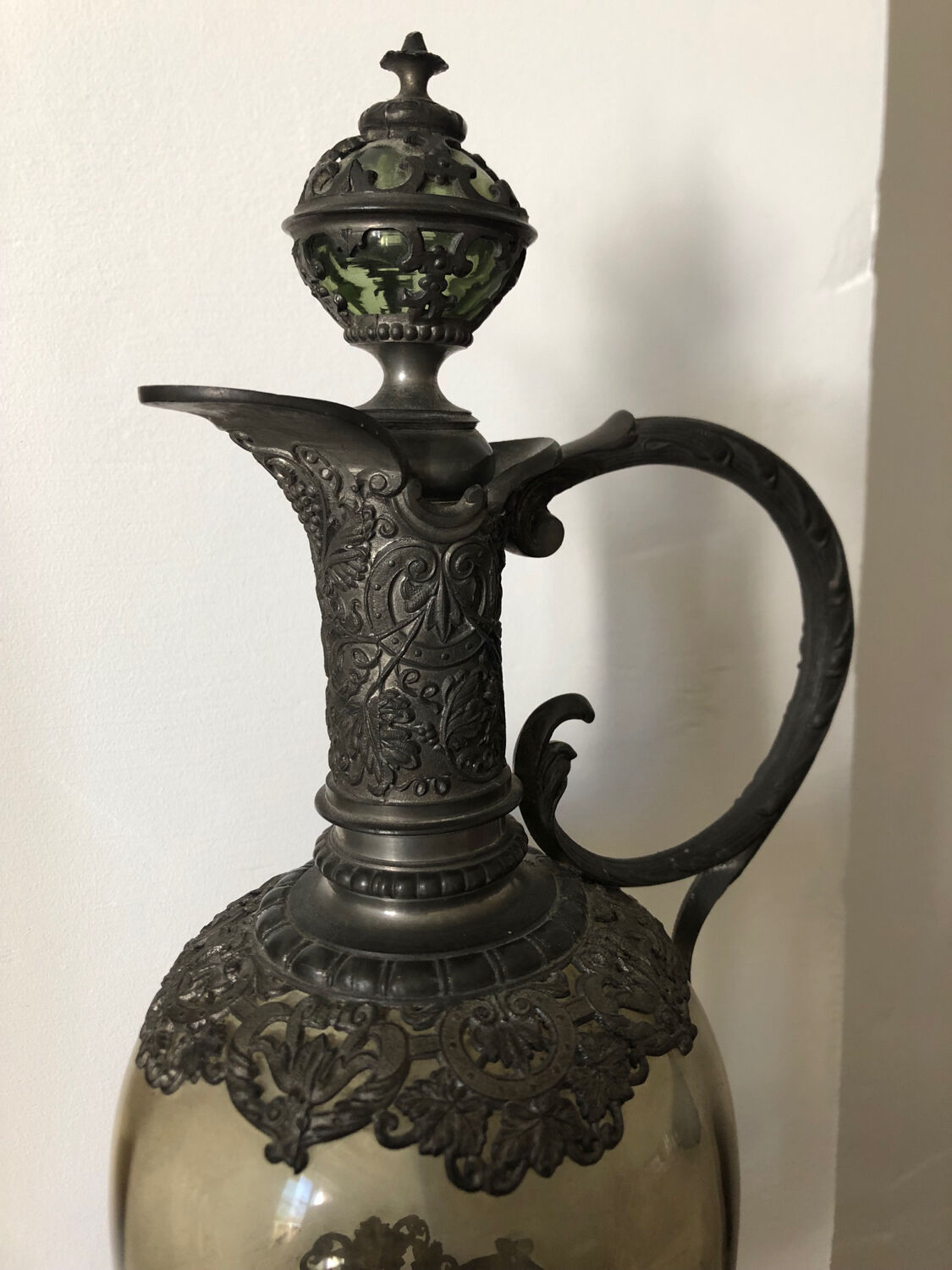 Aiguière étain et verre soufflé XIX style renaissance