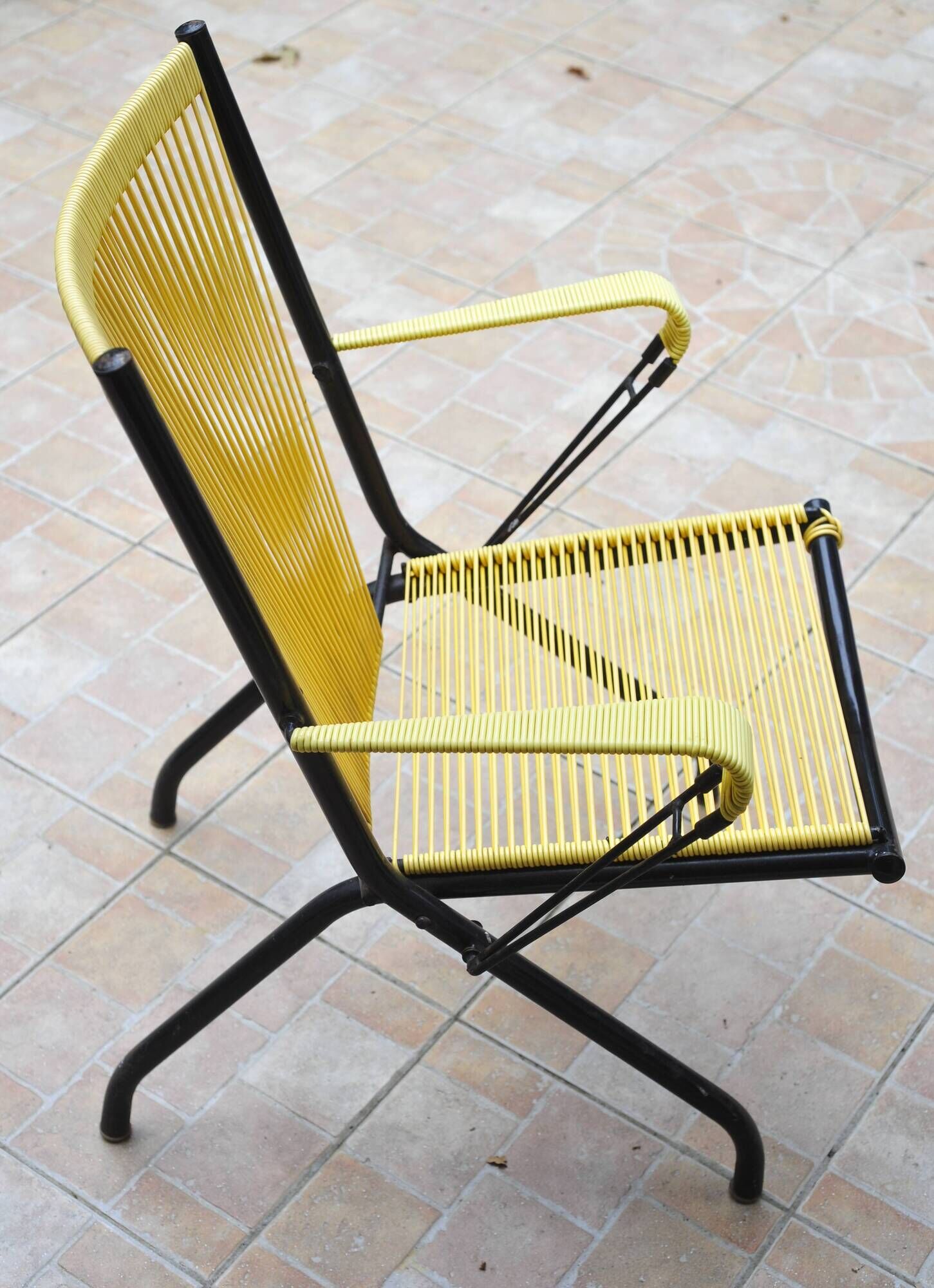 Lounge folding chair by André Montpoix in yellow scoubidou - 1960's