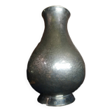 Art Deco vase in hammered metal and signed: WMF