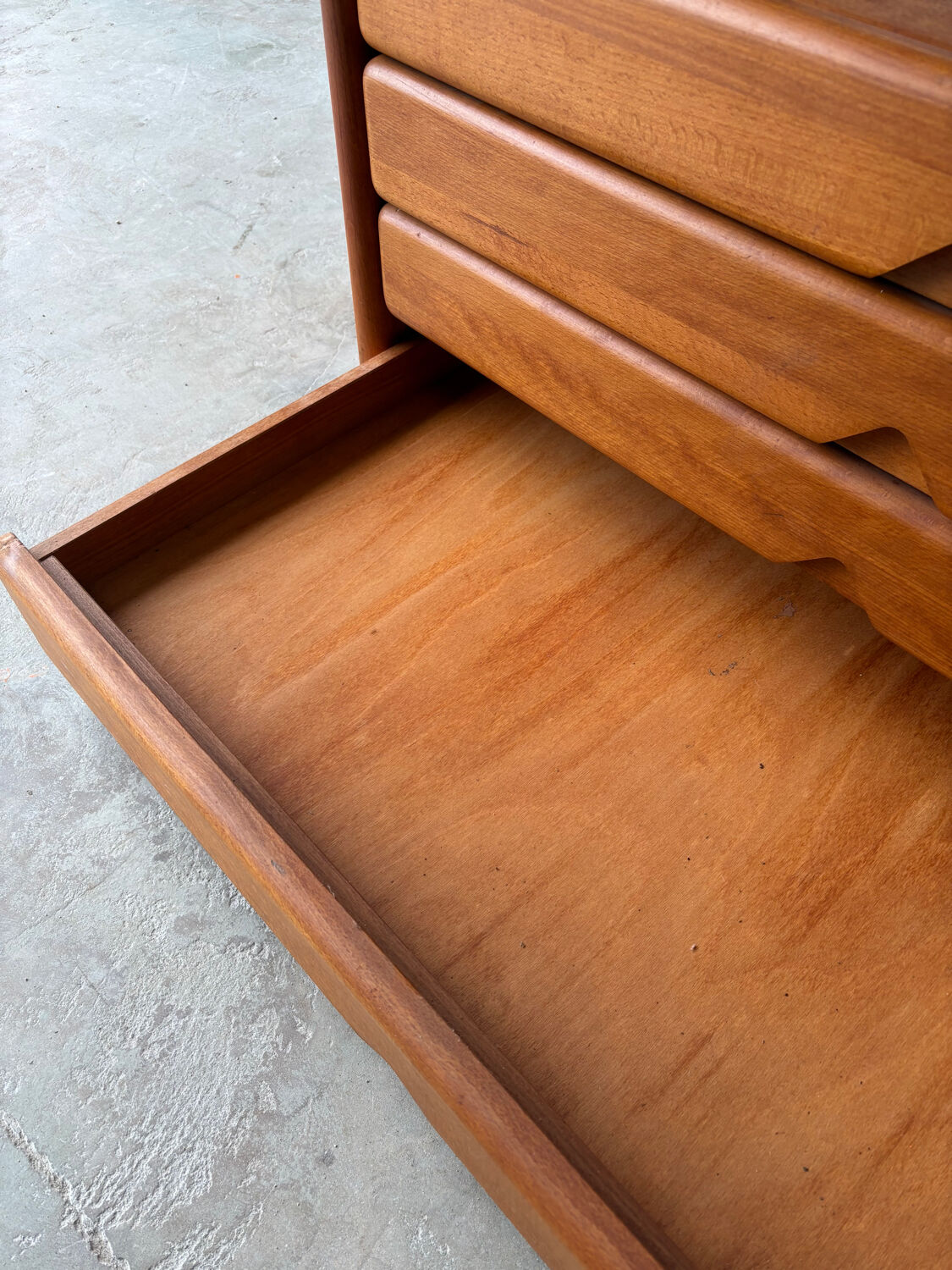 Modular enfilade by Soren Nissen & Ebbe Gehl, modelled by Fagus Seltz.