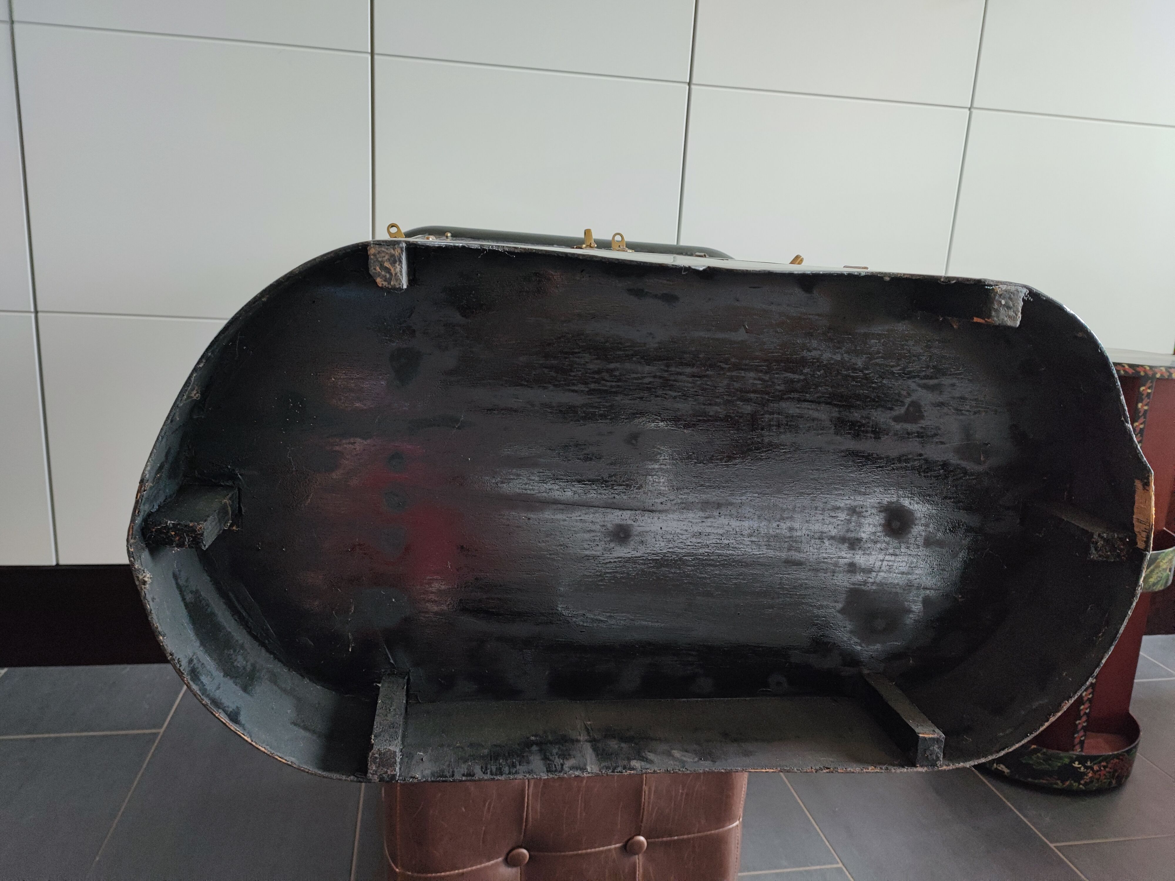 Japanese bar furniture painted and lacquered