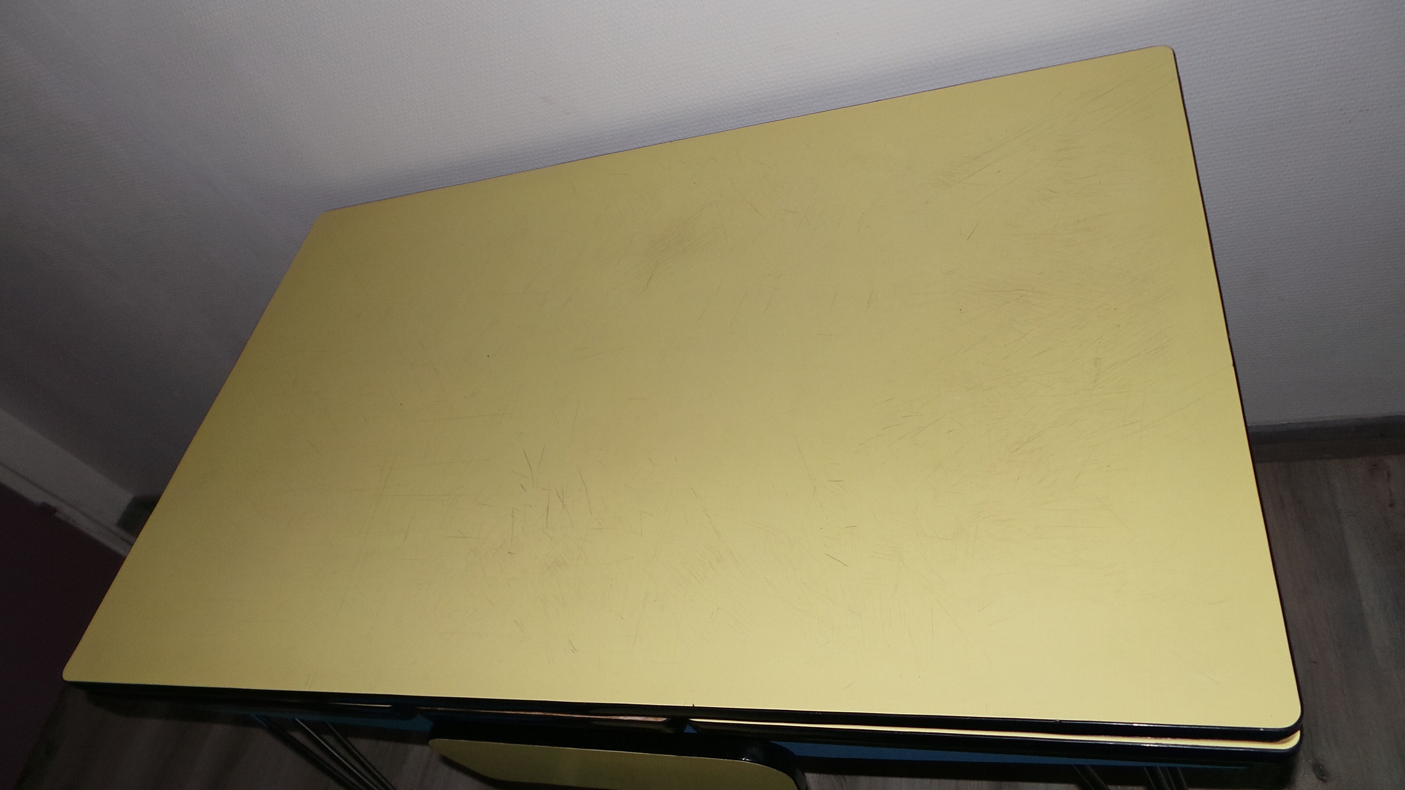 Table et 4 chaises en formica avec pieds eiffels vintage Sif