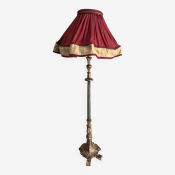 Lampadaire en bois et stuc doré fin XIXem Art Nouveau avec abat jour tissus