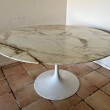 Knoll tulip table