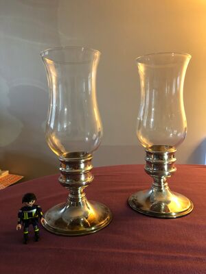 Deux Photophores En verre Et Pied En Métal Argenté