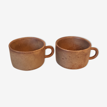 Lot de deux mugs en grès