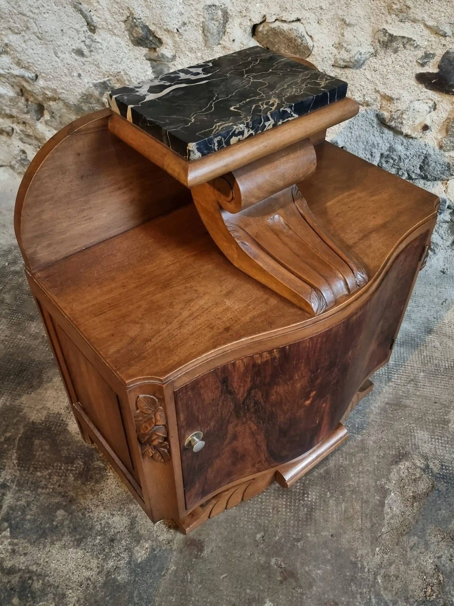Table de chevet Art Déco française avec dessus en marbre, vers 1930