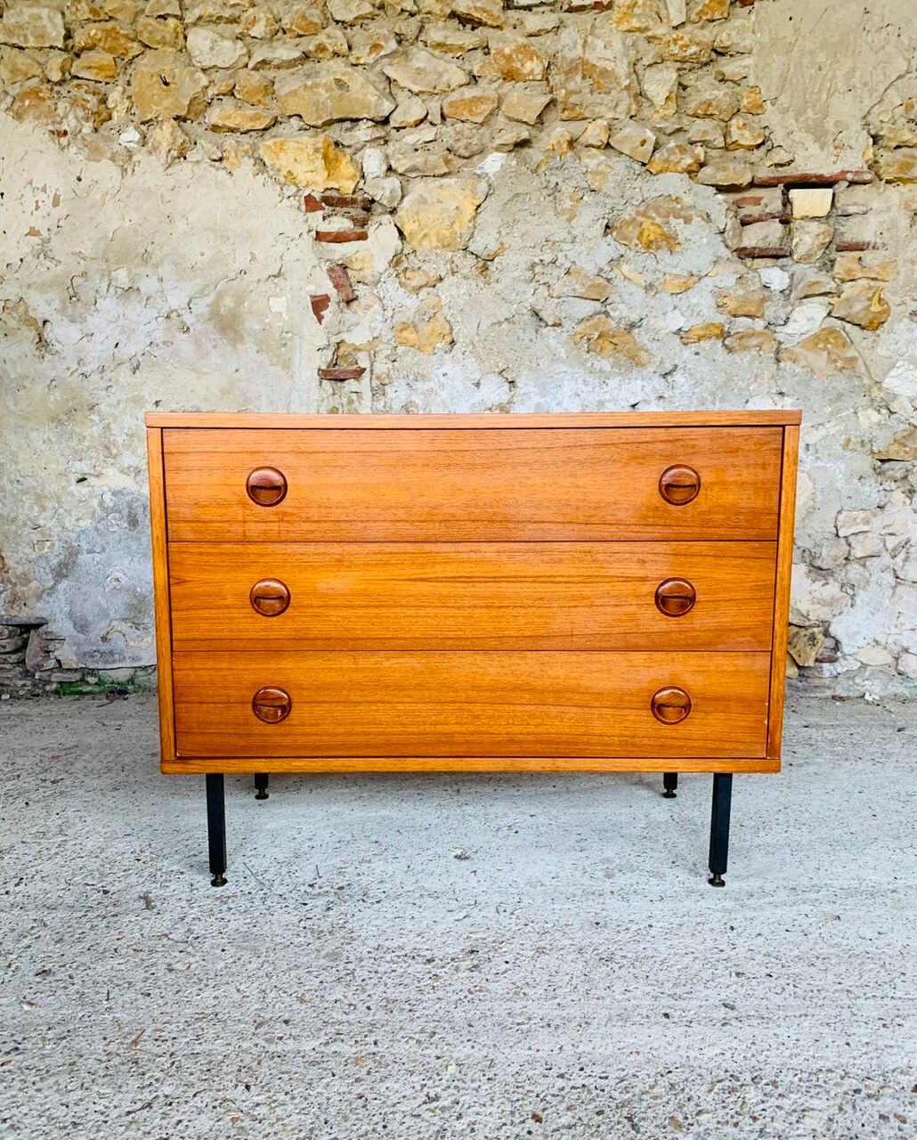 Vintage chest of drawers, Scandinavian teak style, circa 60 metal feet