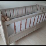 Old baby bed
