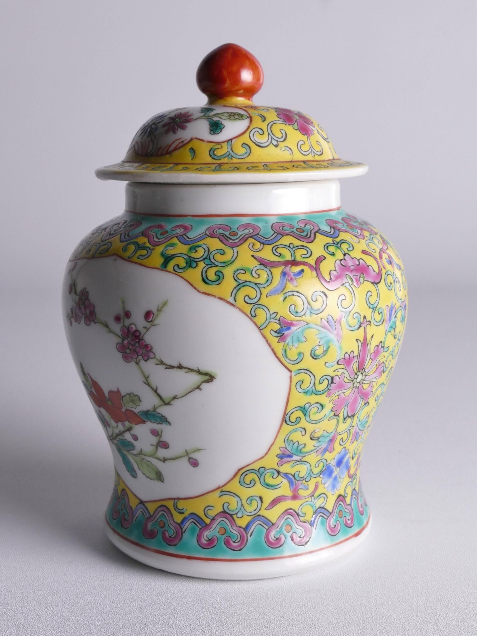 Chinese Famille Rose Porcelain Jar with Lid, Yellow Ground Floral Decoration