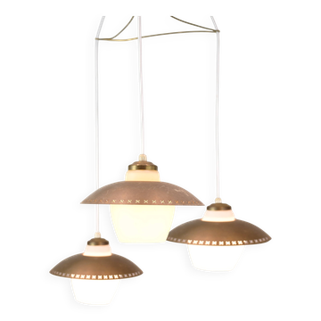 Suspension à trois bras – verre opale et laiton – Bent Karlby – années 1950/60.
