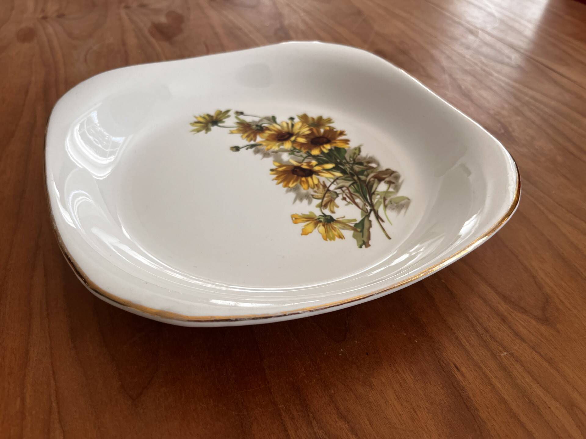 Gien serving dish