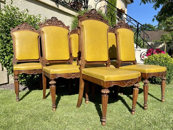 Suite de 9 chaises en noyer époque Napoléon lll XlXth