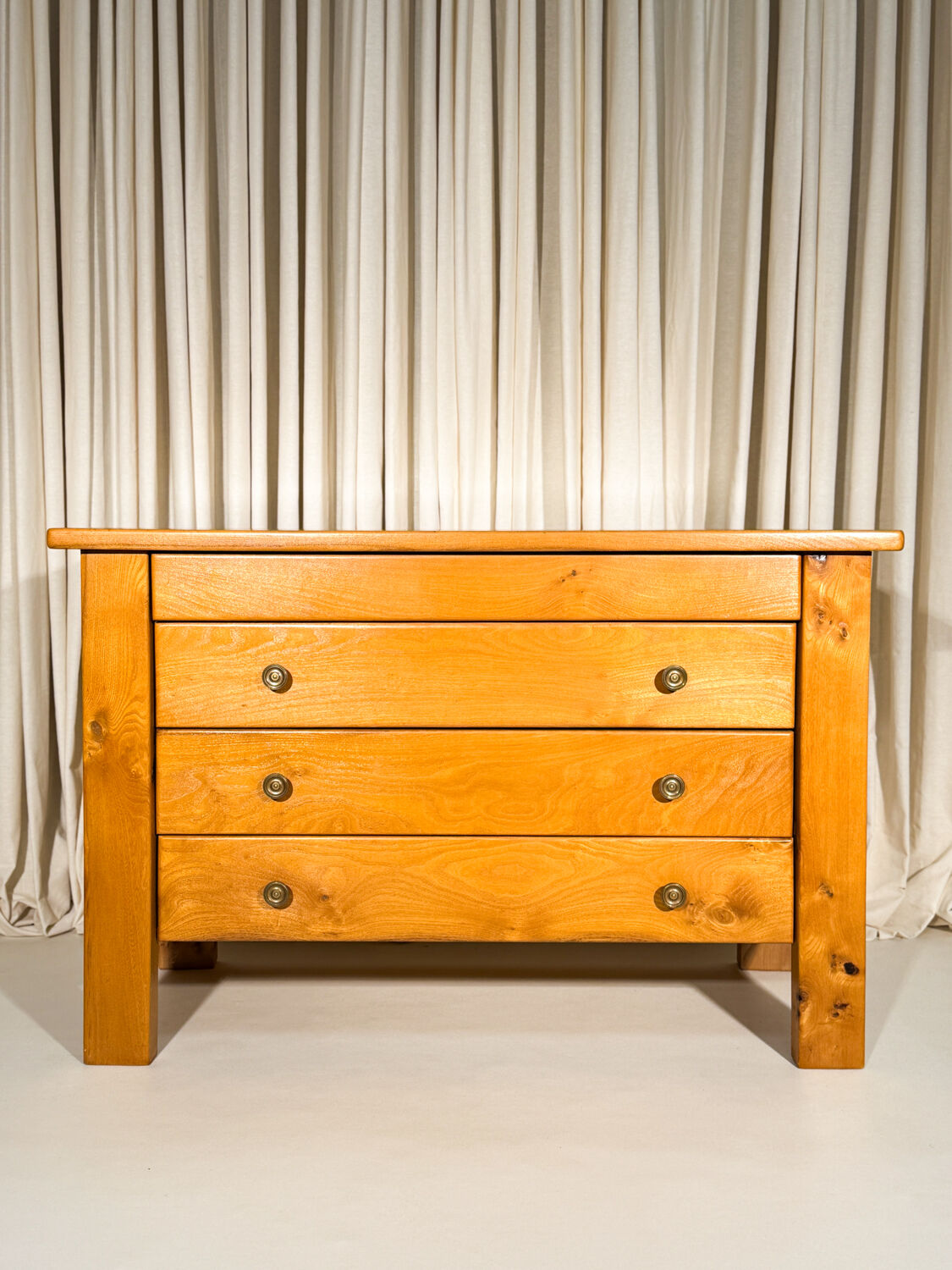 Elm chest of drawers