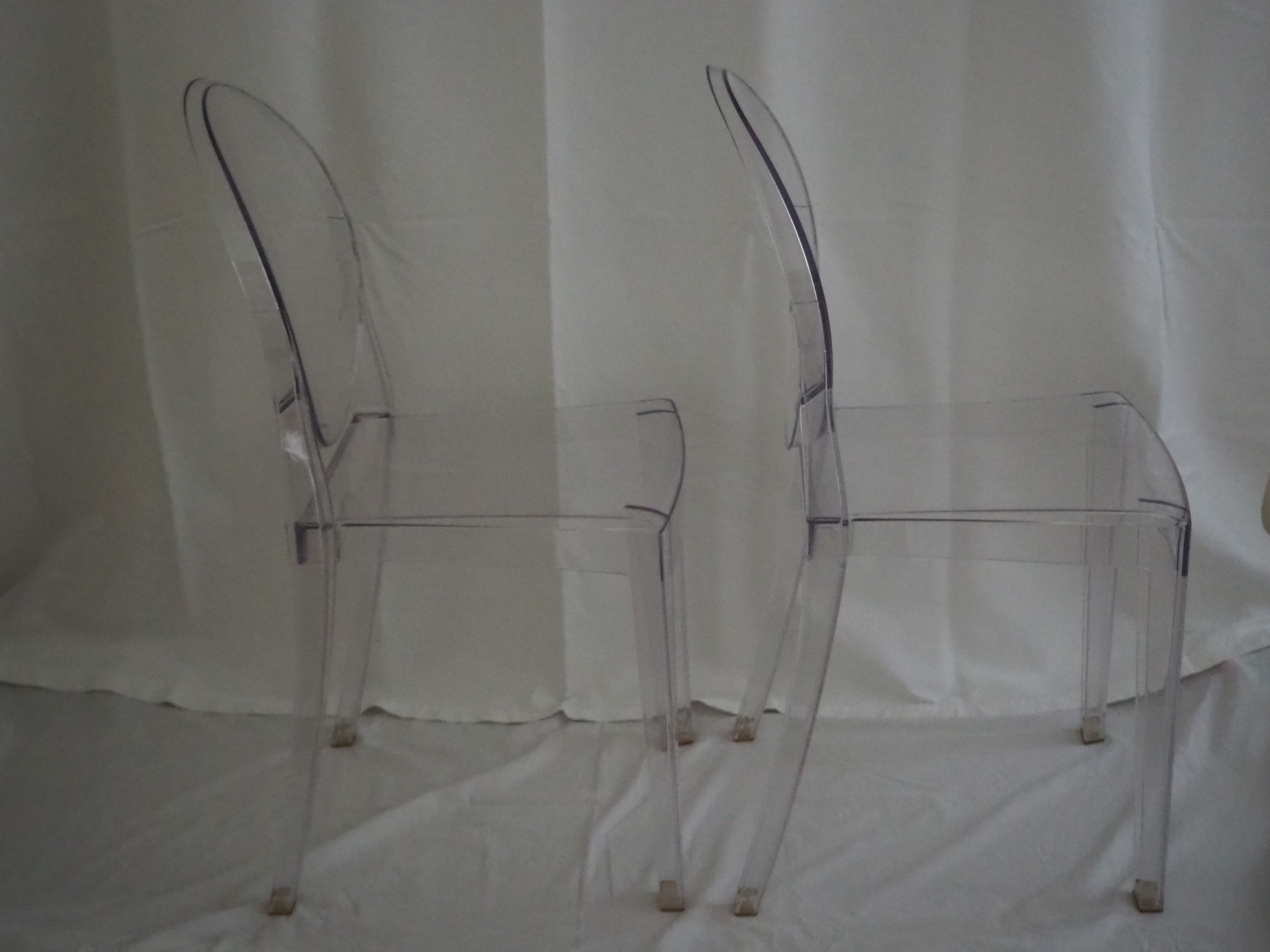 Pair of stackable chairs Victoria Ghost by Philippe Starck, Kartell