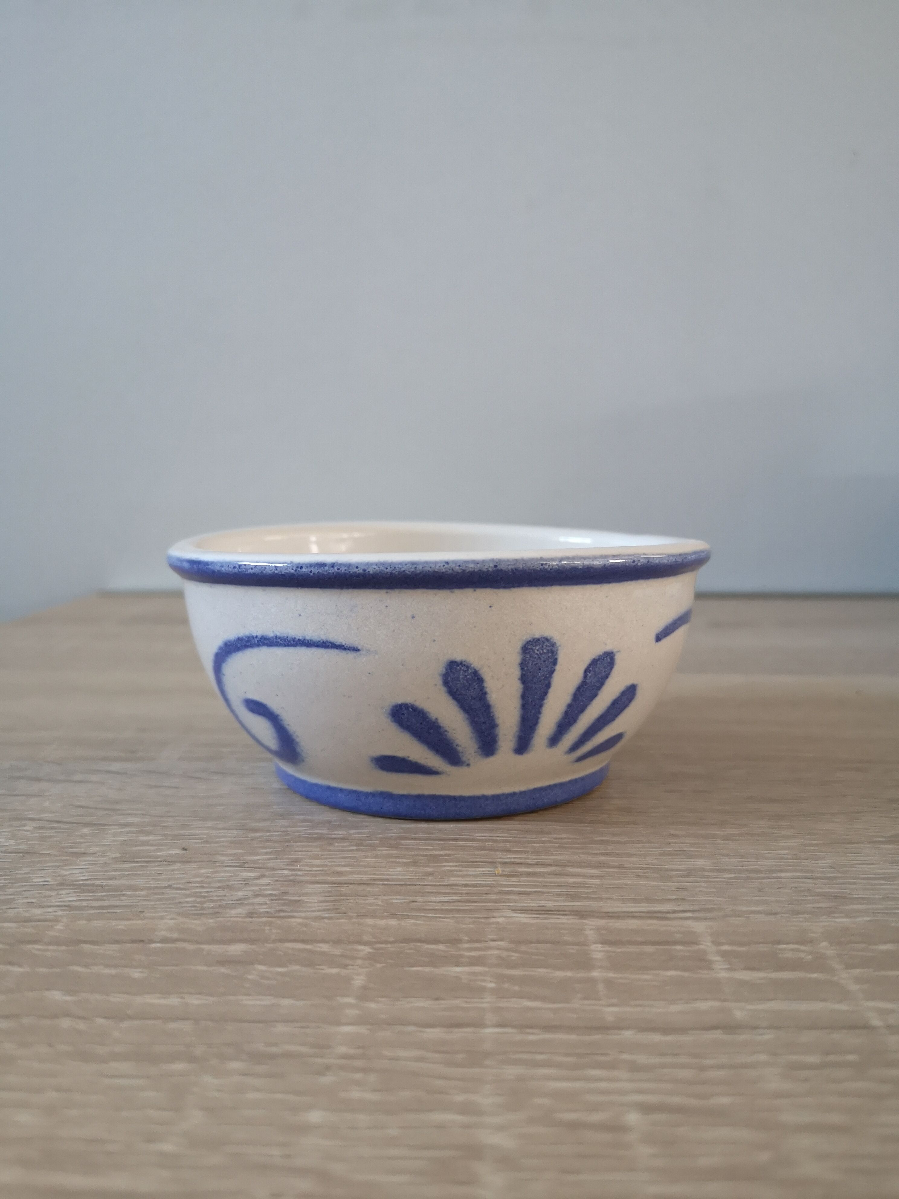 Lot of 6 ceramic ramekins