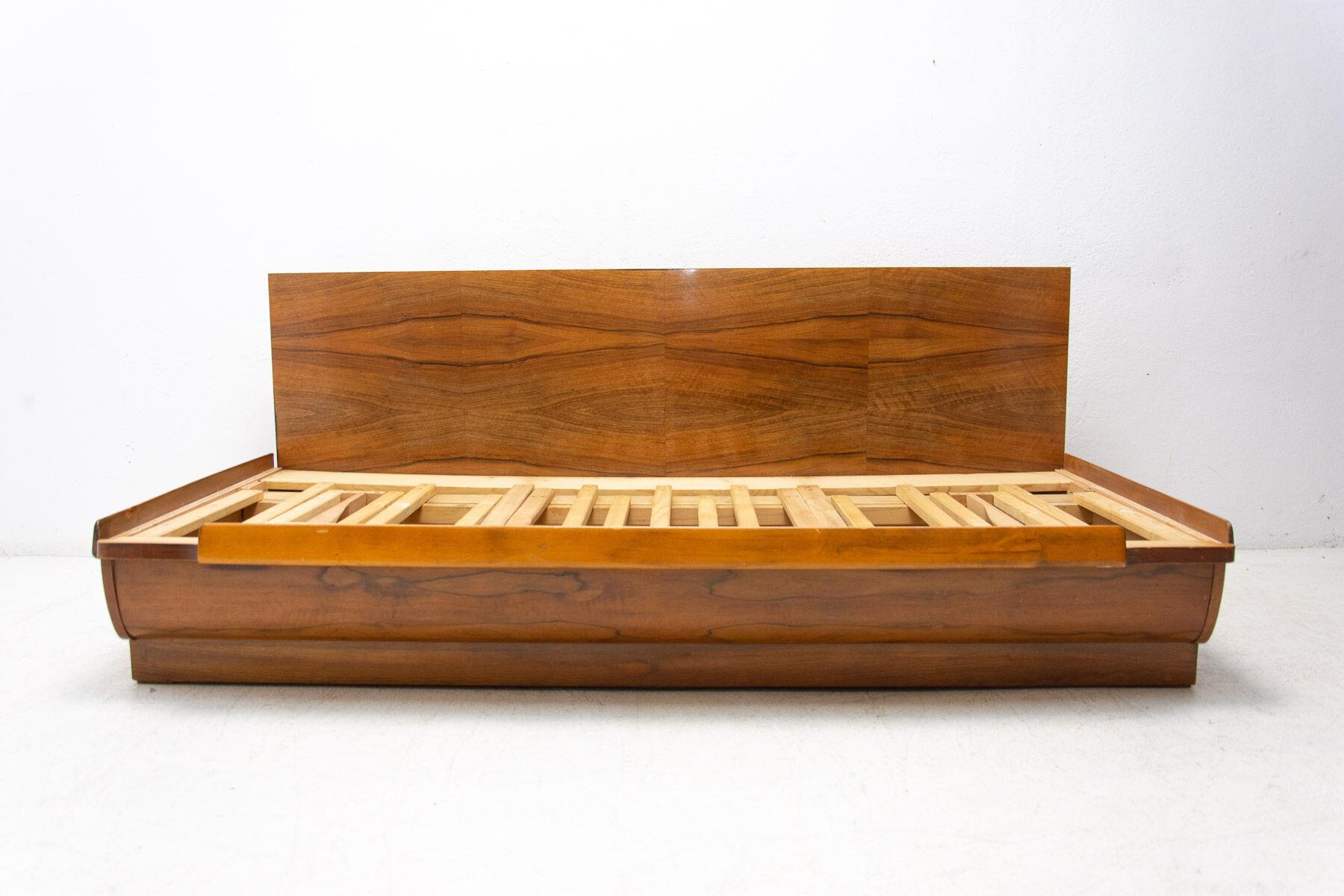 Mid century sofabed in walnut by Jindrich Halabala for UP Zavody, 1950´s