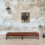 Bistro bench in imitation leather.