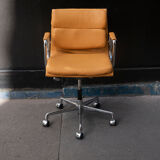 Armchair Soft Pad EA 217 by Charles & Ray Eames - Vitra