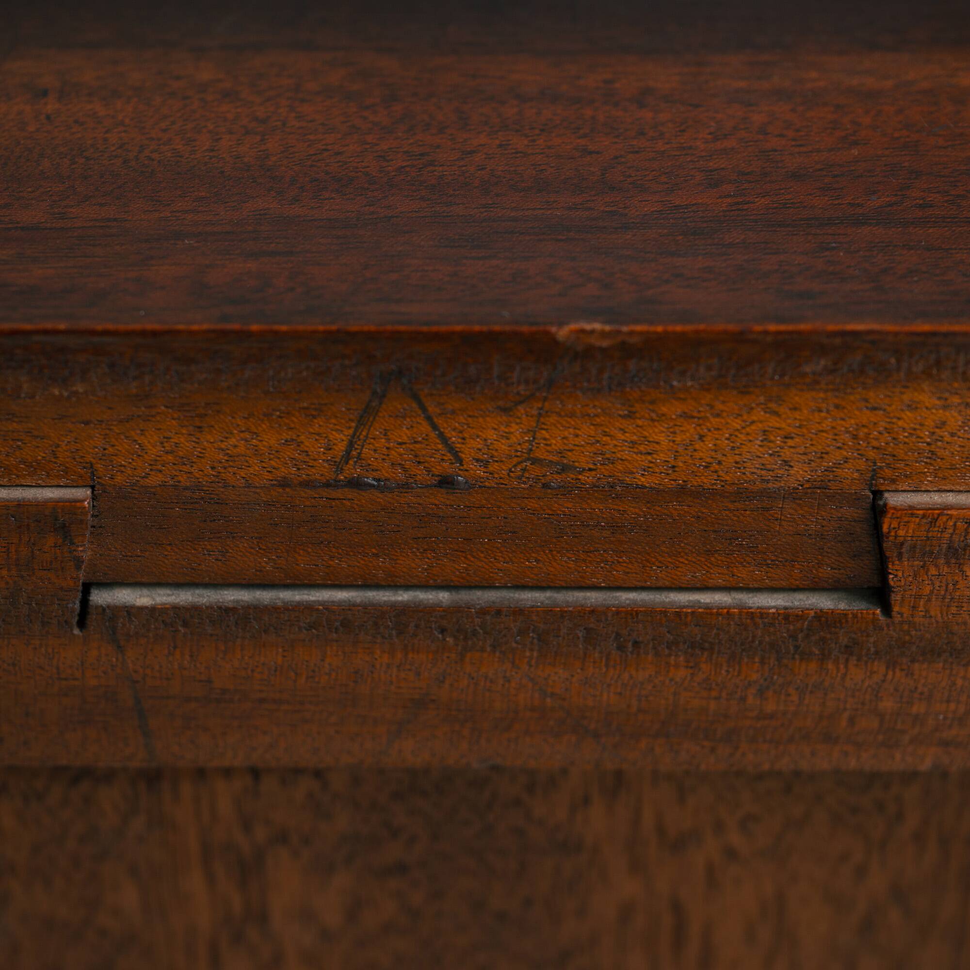 Cabinet Art Déco en noyer et érable œil de perdrix de l'école d'Amsterdam avec portes en verre, années 1930