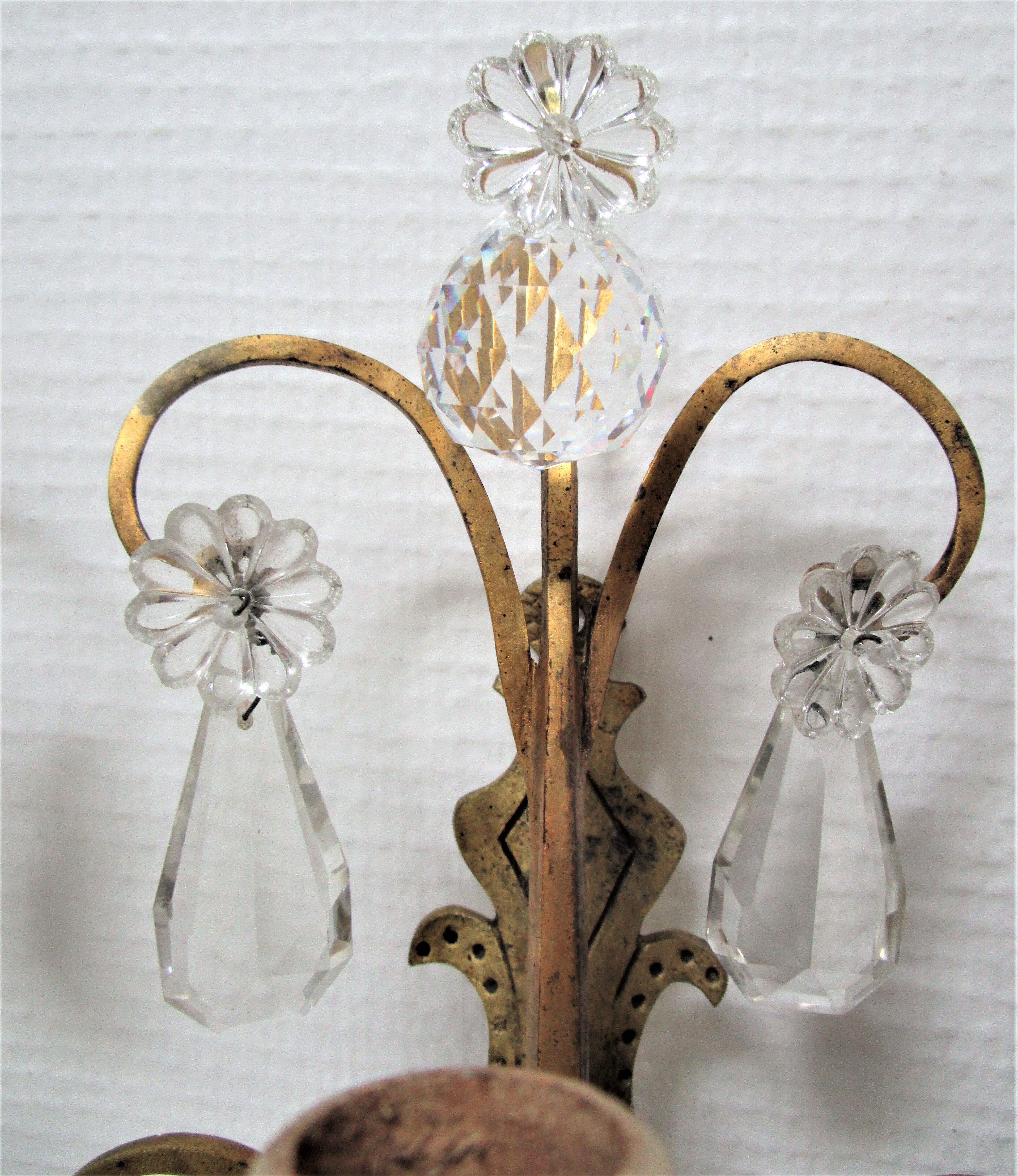 Pair of wall lamps patinated gilded bronze and early twentieth century glass grapevines