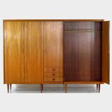 Grand armoire vintage moderne du milieu du siècle à 5 portes en teck, années 1960.