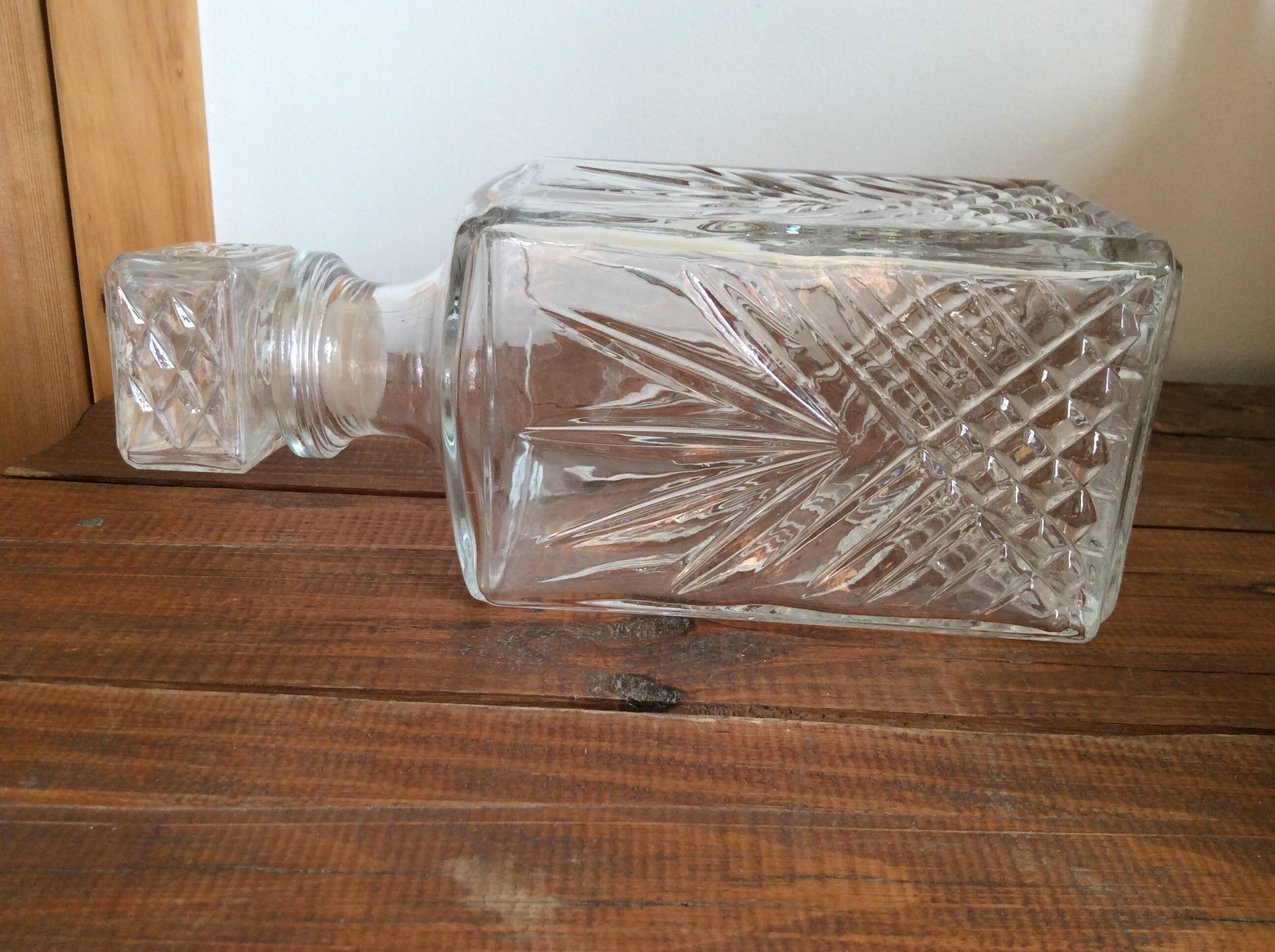 Whiskey decanter