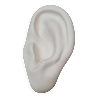 Empty pocket in the shape of an ear