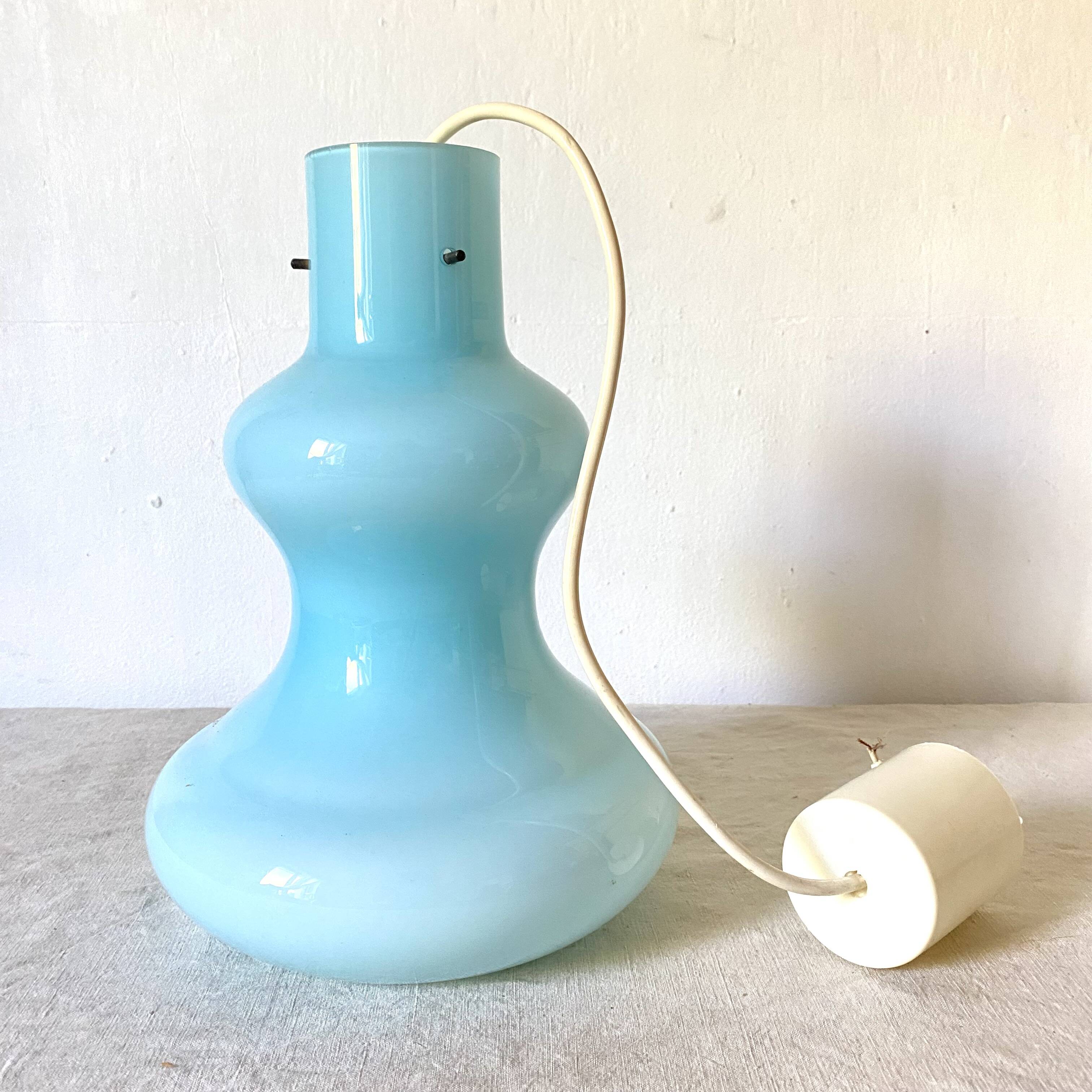 Suspension vintage en opaline bleue , 1960