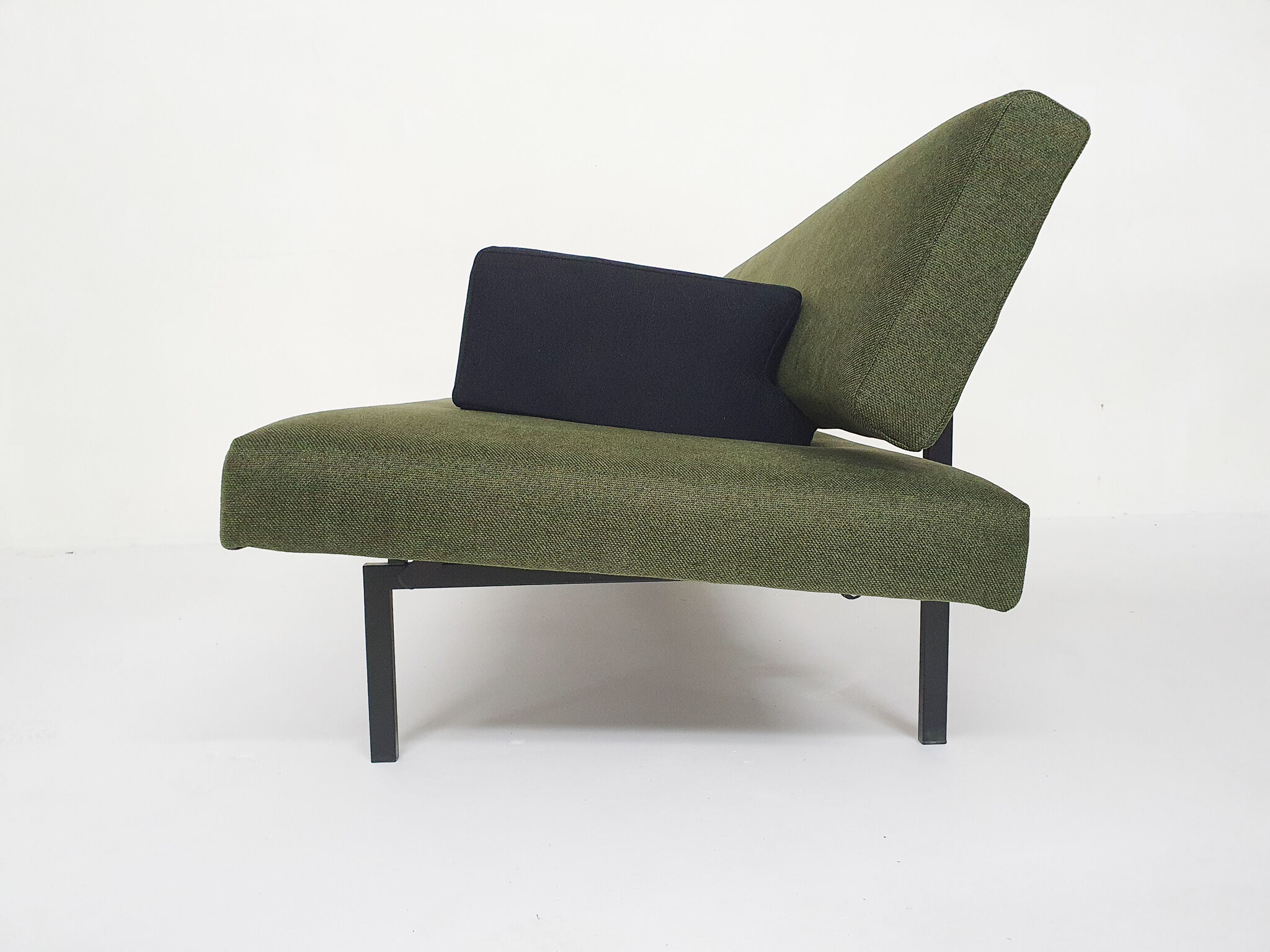 Gijs van der Sluis Model 540 sleeper / sofa, The Netherlands 1960's