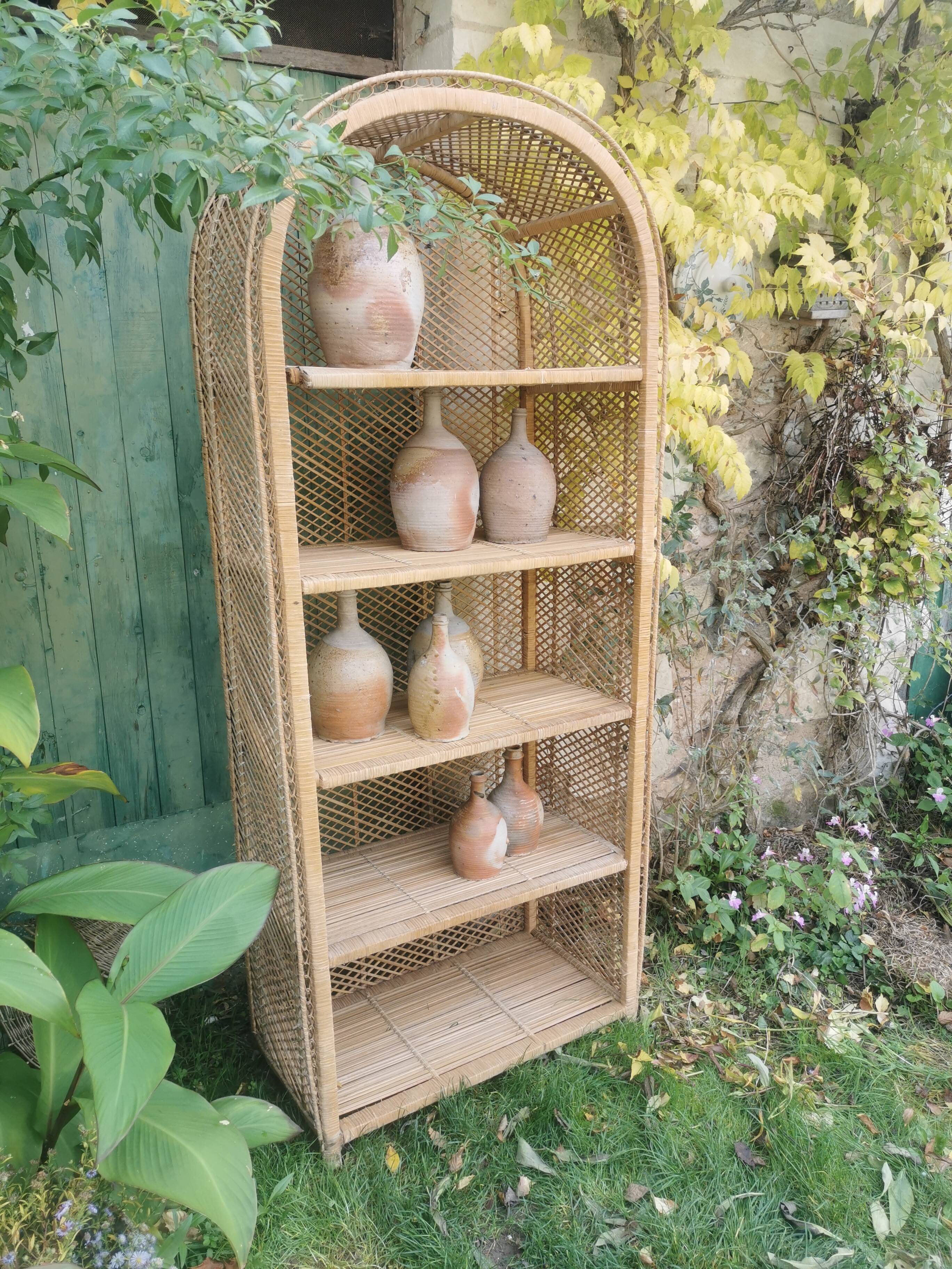 Emmanuelle style bookcase