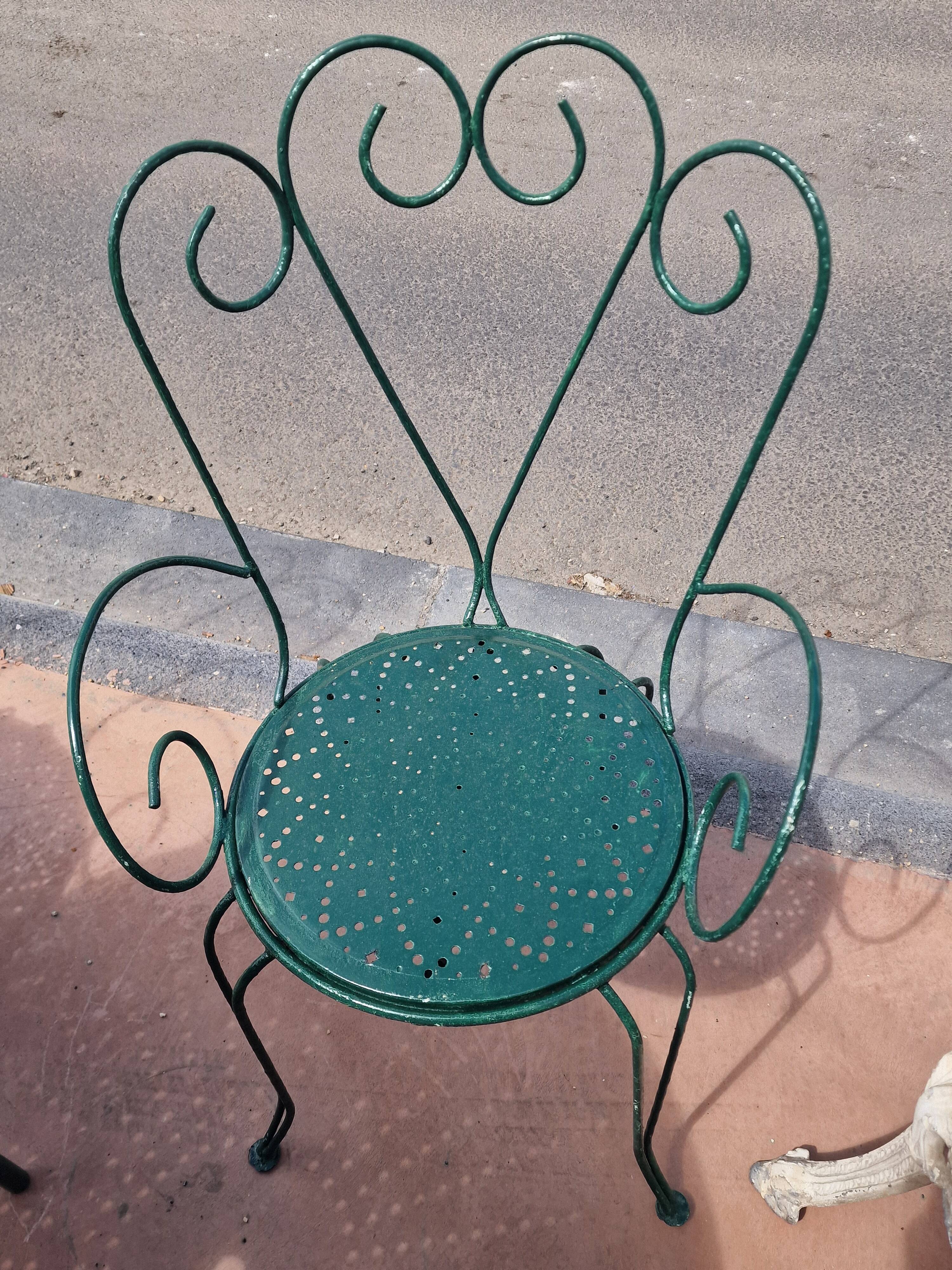 Salon de jardin en fer vert (1 table + 4 chaises)
