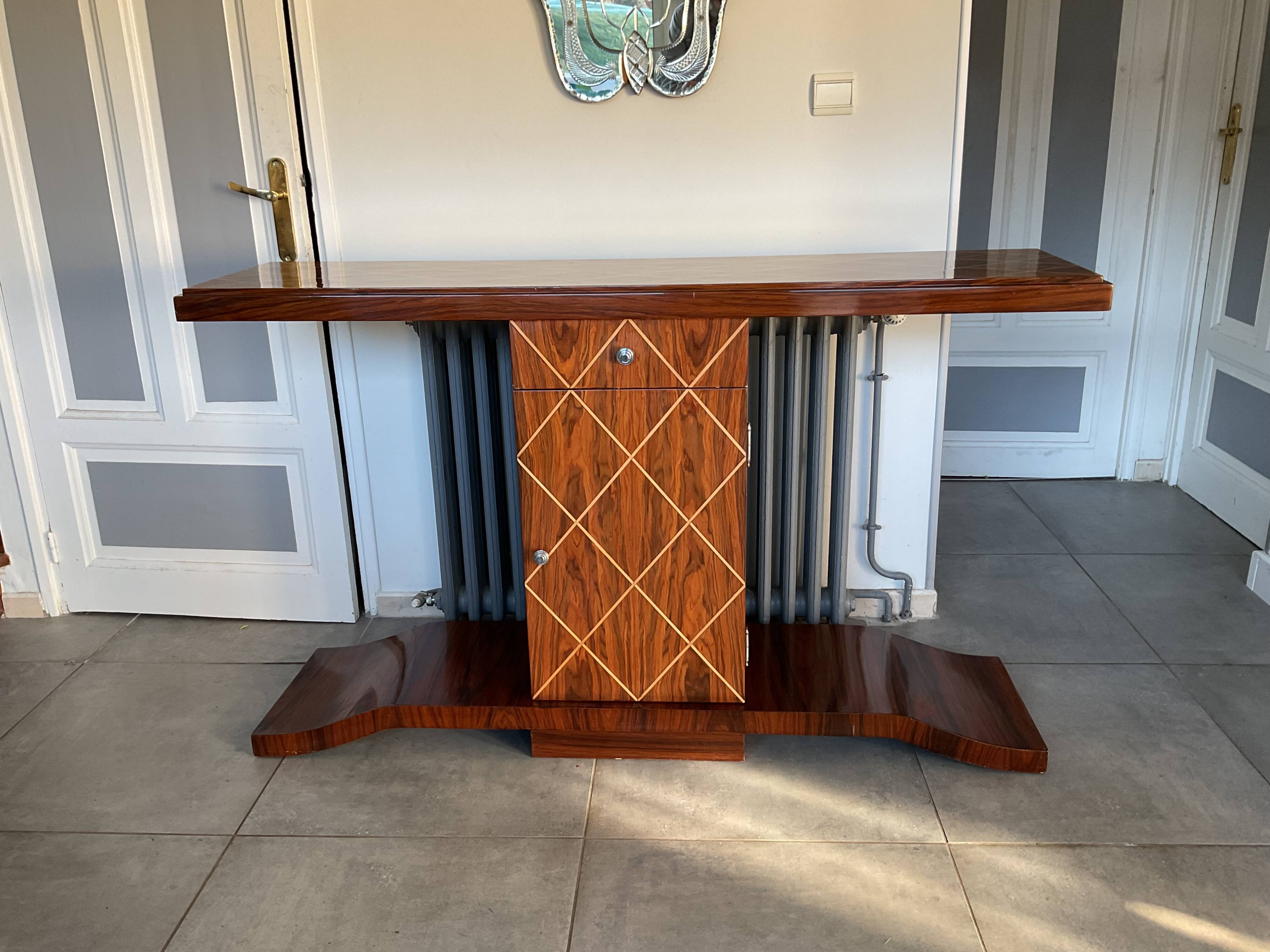 Art Deco console in excellent condition
