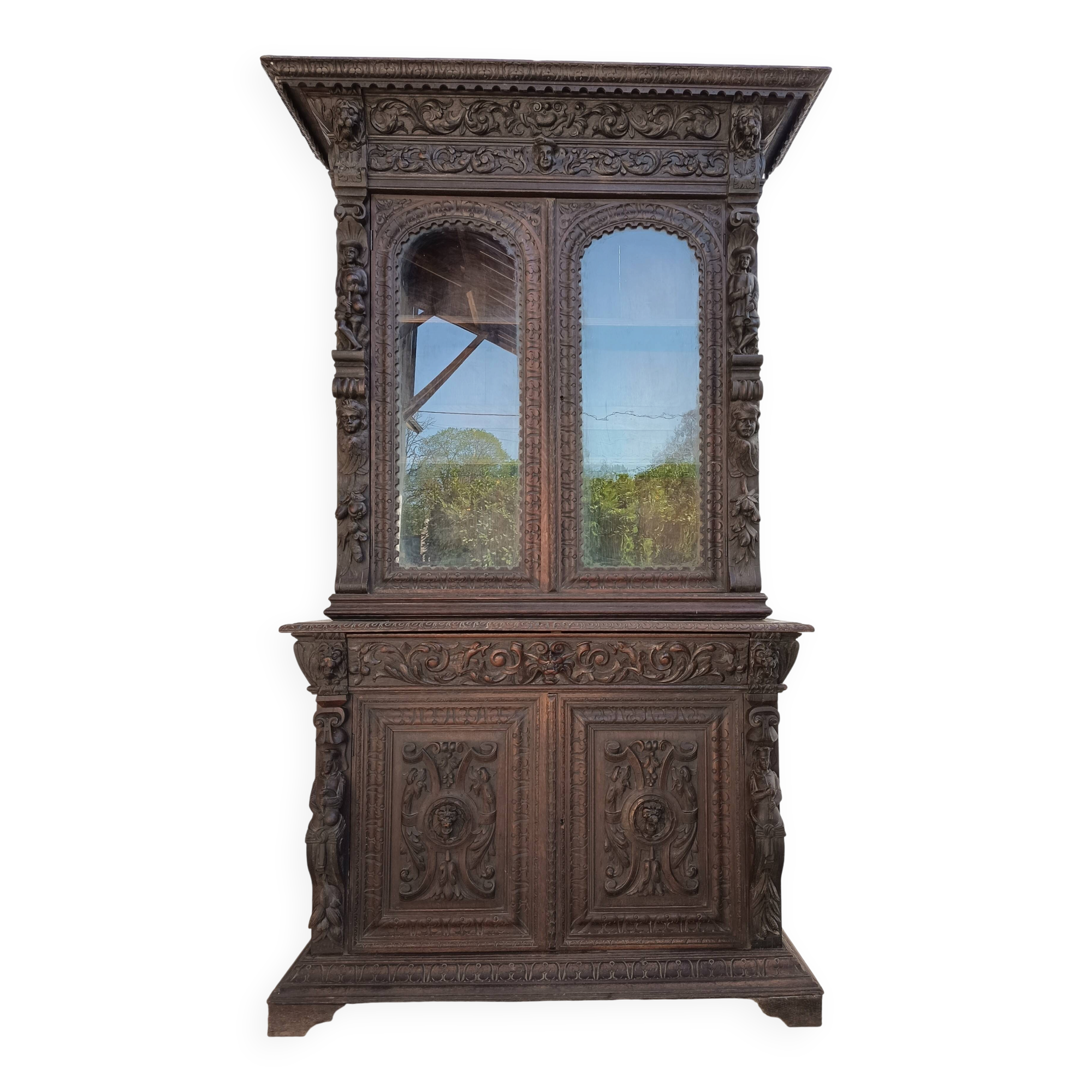 Renaissance oak library buffet from the 19th century.